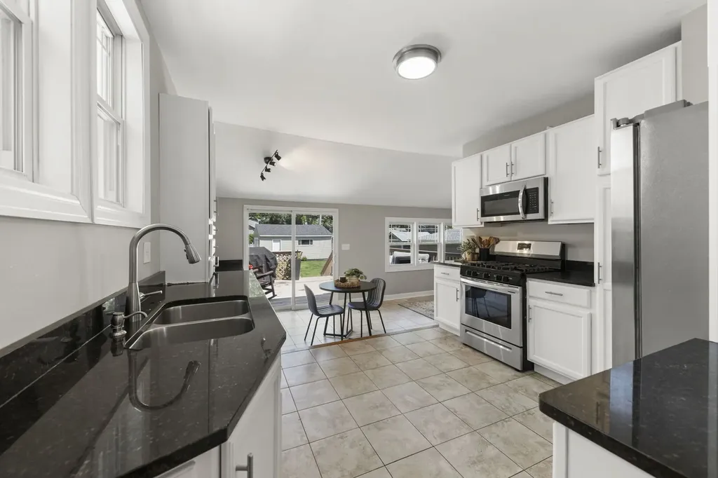 501 South Wisconsin Avenue Villa Park IL 60181