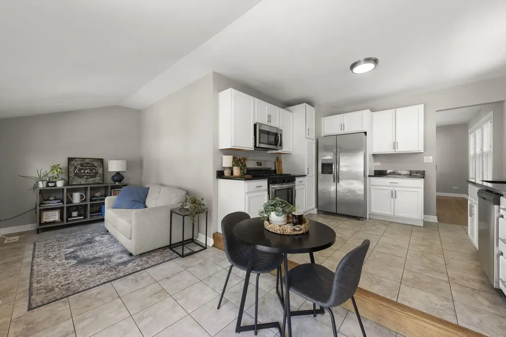 501 South Wisconsin Avenue Villa Park IL 60181