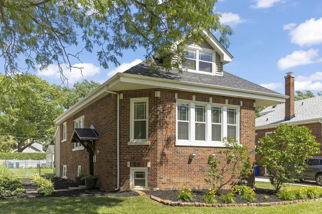 501 South Wisconsin Avenue Villa Park IL 60181