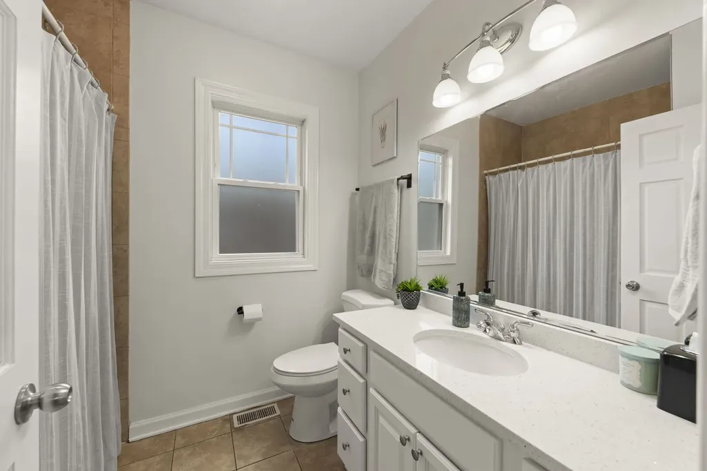 501 South Wisconsin Avenue Villa Park IL 60181