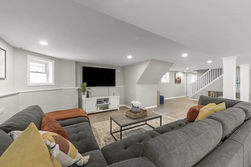 501 South Wisconsin Avenue Villa Park IL 60181