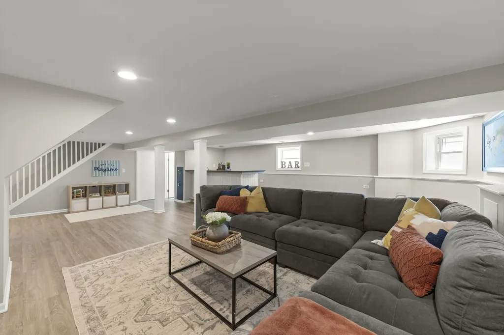 501 South Wisconsin Avenue Villa Park IL 60181