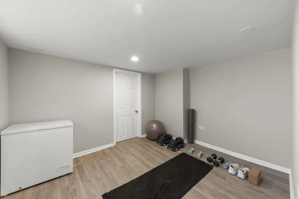 501 South Wisconsin Avenue Villa Park IL 60181