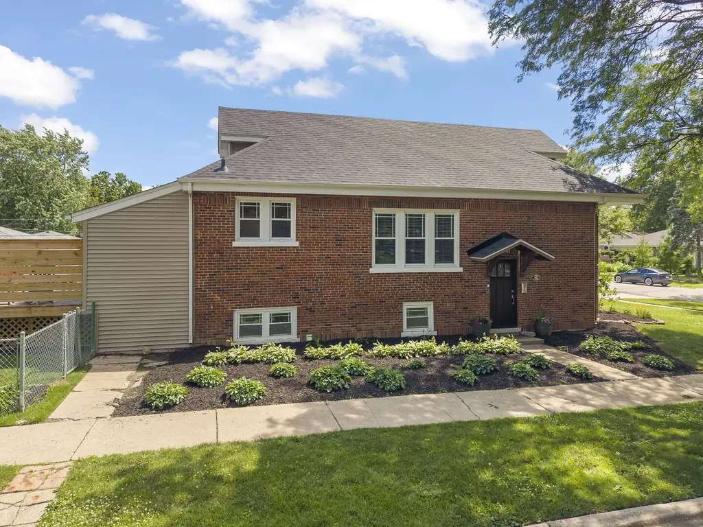 501 South Wisconsin Avenue Villa Park IL 60181