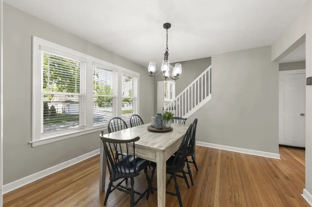 501 South Wisconsin Avenue Villa Park IL 60181