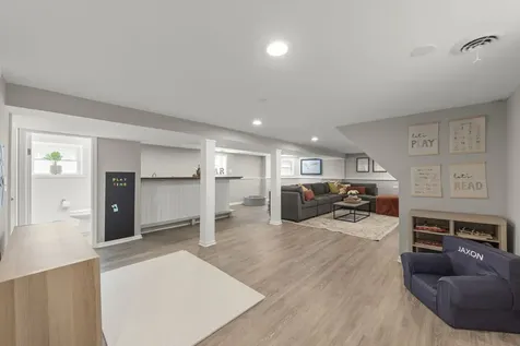 501 South Wisconsin Avenue Villa Park IL 60181