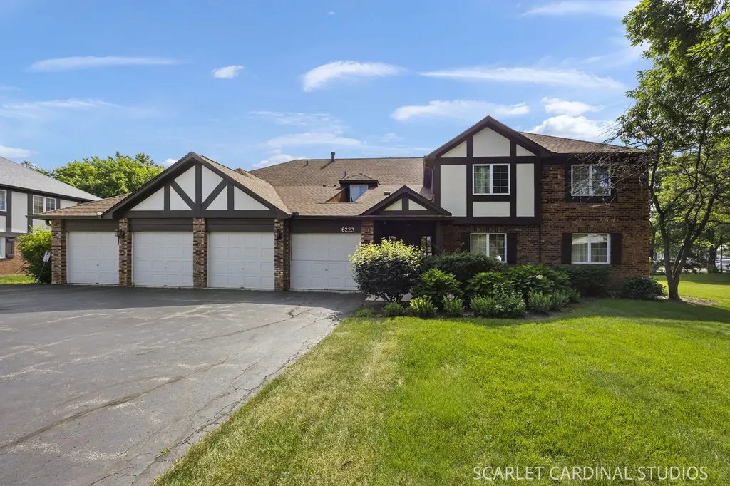 6223 Lake Park Lane Willowbrook IL 60527