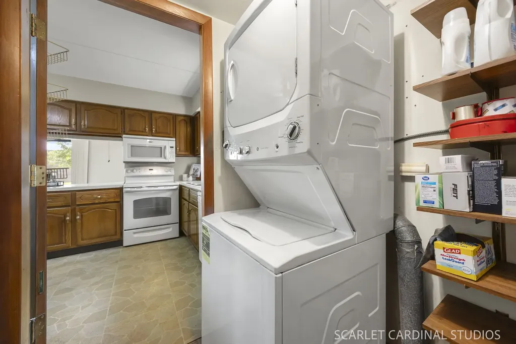 6223 Lake Park Lane Willowbrook IL 60527
