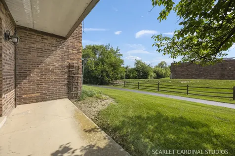6223 Lake Park Lane Willowbrook IL 60527