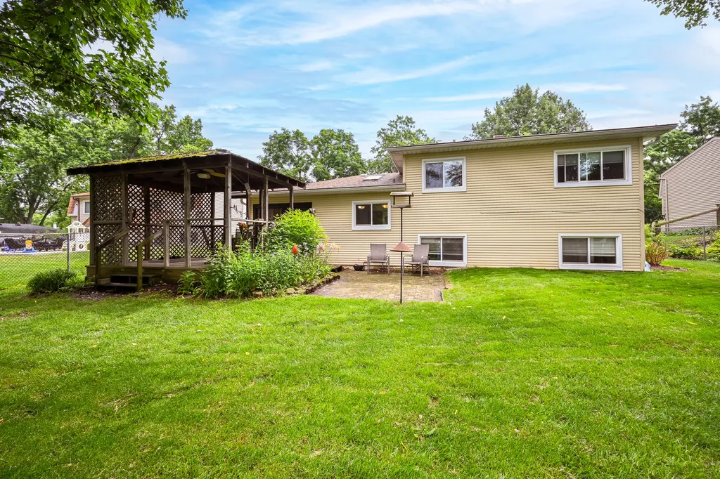 1970 Nottingham Lane Wheaton IL 60189