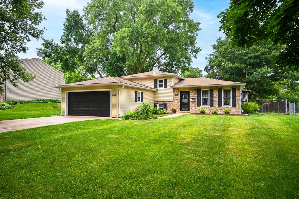 1970 Nottingham Lane Wheaton IL 60189