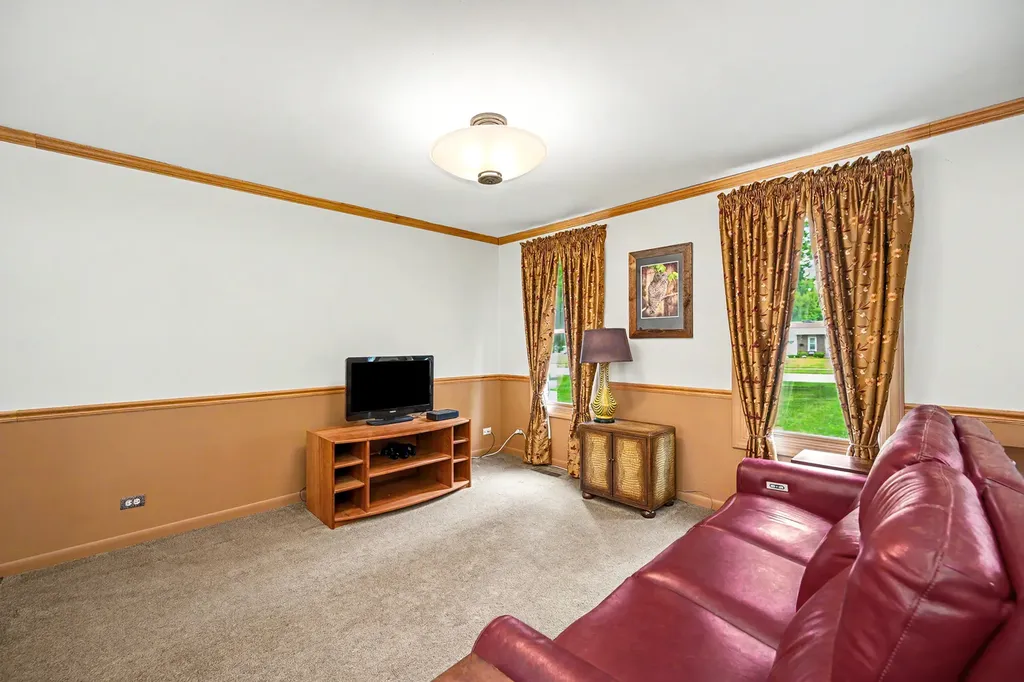 1970 Nottingham Lane Wheaton IL 60189
