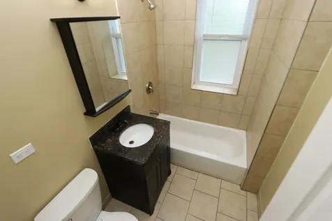 934 North Lamon Avenue Chicago IL 60651