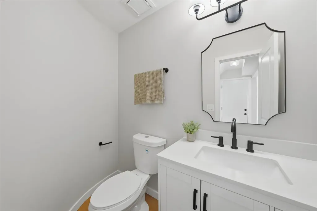 6S656 Avon Court Naperville IL 60540