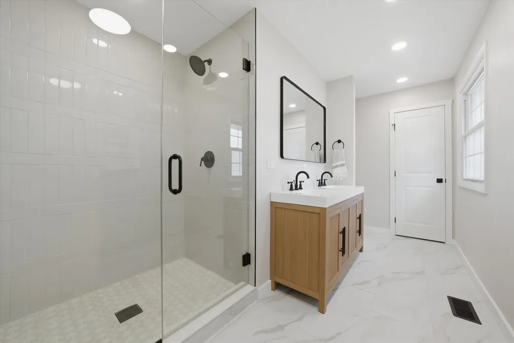 6S656 Avon Court Naperville IL 60540