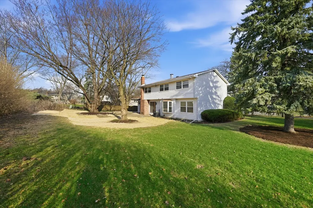 6S656 Avon Court Naperville IL 60540