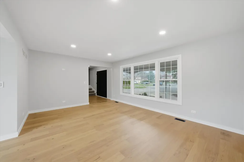 6S656 Avon Court Naperville IL 60540