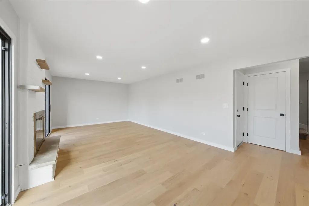 6S656 Avon Court Naperville IL 60540