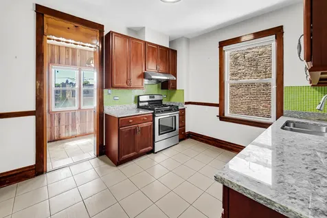 5233 West Cullom Avenue Chicago IL 60641