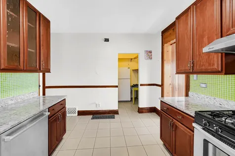 5233 West Cullom Avenue Chicago IL 60641