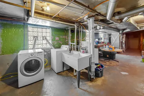 5233 West Cullom Avenue Chicago IL 60641