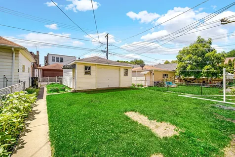 5233 West Cullom Avenue Chicago IL 60641