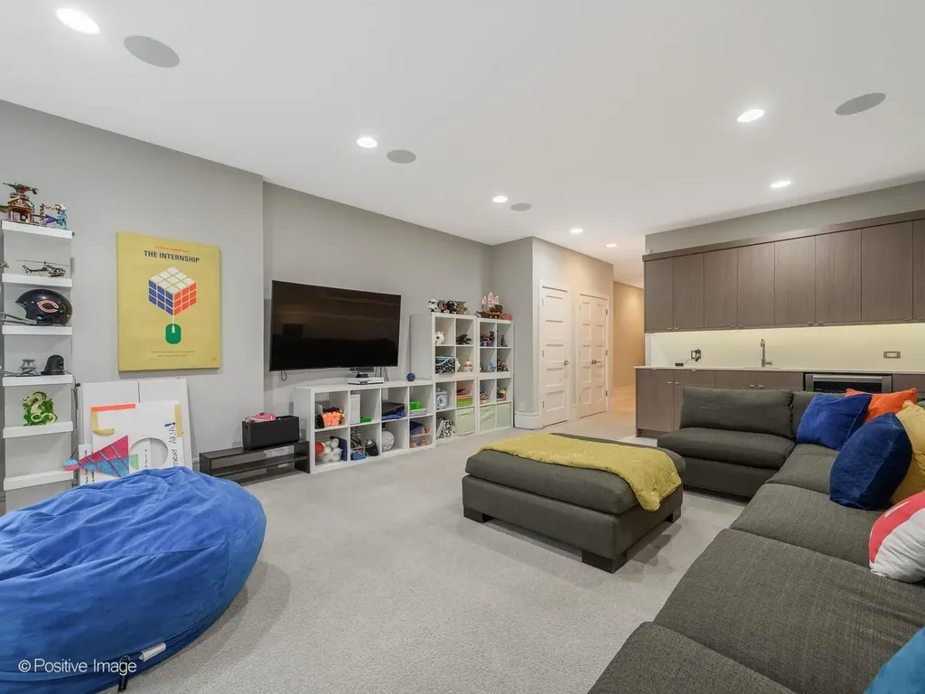 1844 West Erie Street Chicago IL 60622
