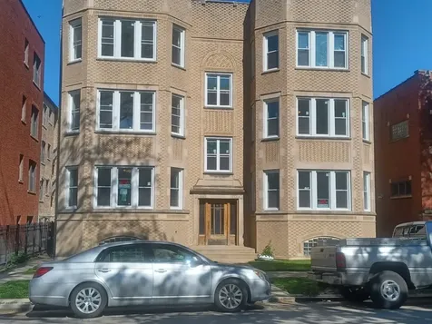 7307 South Bennett Avenue Chicago IL 60649
