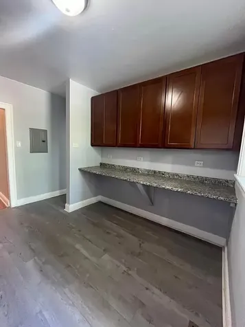 7307 South Bennett Avenue Chicago IL 60649