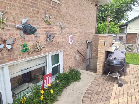 9809 South Albany Avenue Evergreen Park IL 60805