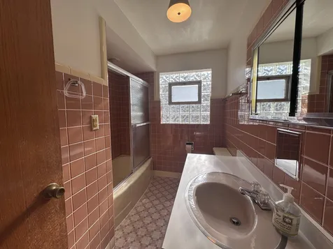 10315 Chaucer Street Westchester IL 60154
