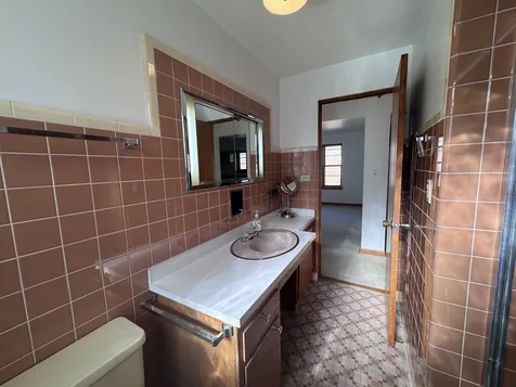 10315 Chaucer Street Westchester IL 60154