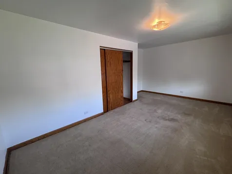 10315 Chaucer Street Westchester IL 60154