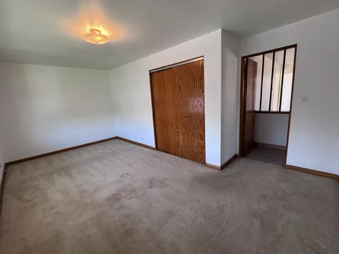 10315 Chaucer Street Westchester IL 60154