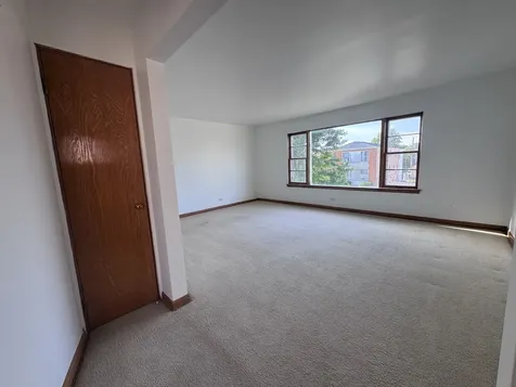 10315 Chaucer Street Westchester IL 60154