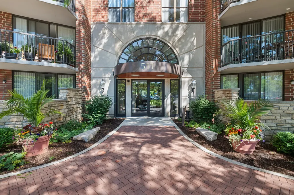 511 Aurora Avenue Naperville IL 60540