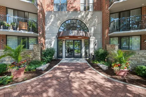 511 Aurora Avenue Naperville IL 60540