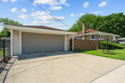 7555 North Neva Avenue Niles IL 60714