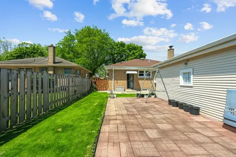 7555 North Neva Avenue Niles IL 60714
