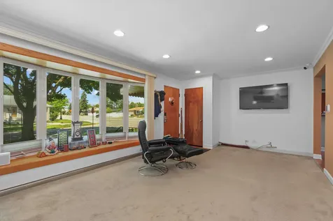 7555 North Neva Avenue Niles IL 60714