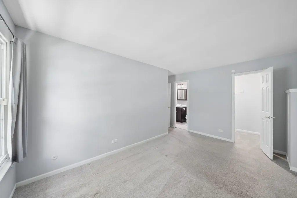 1303 Woodcutter Lane Wheaton IL 60189