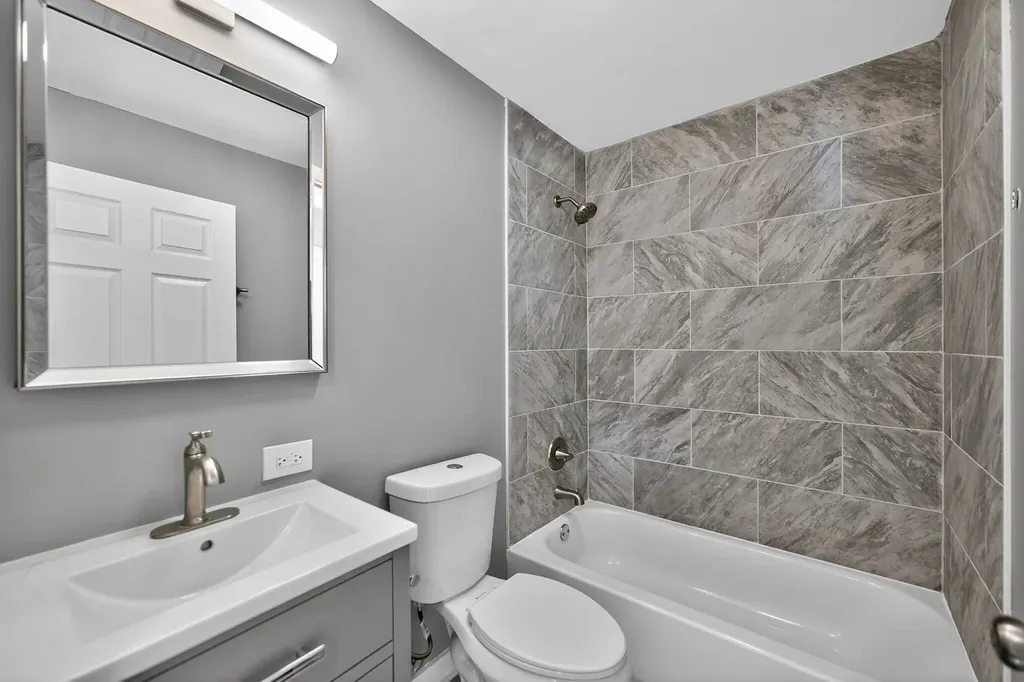 8155 South Wabash Avenue Chicago IL 60619