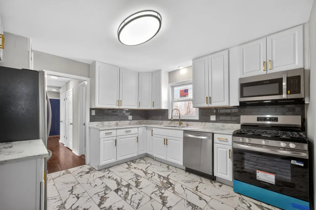 8155 South Wabash Avenue Chicago IL 60619