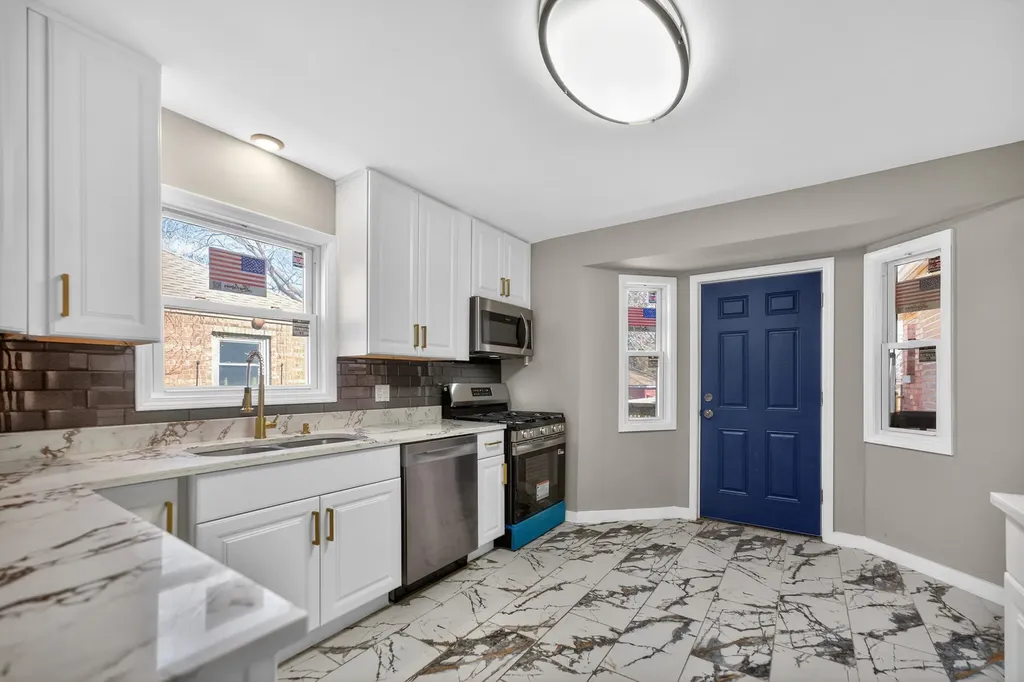 8155 South Wabash Avenue Chicago IL 60619