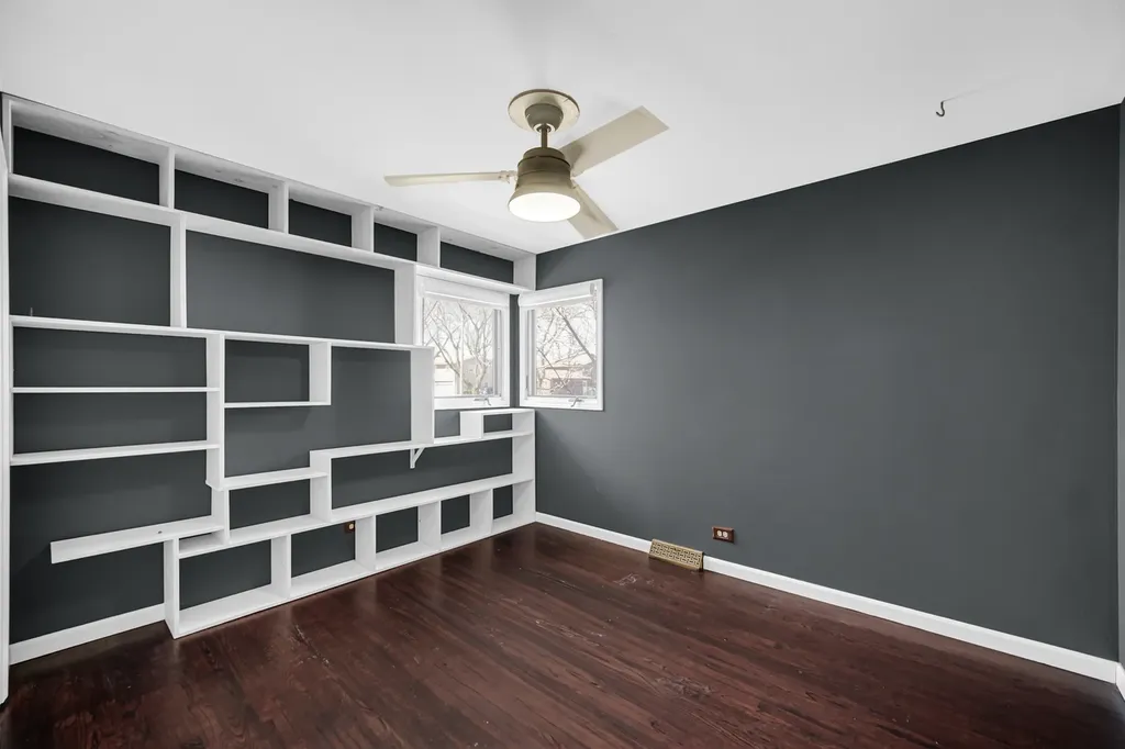 661 West Saint Aubin Drive Addison IL 60101