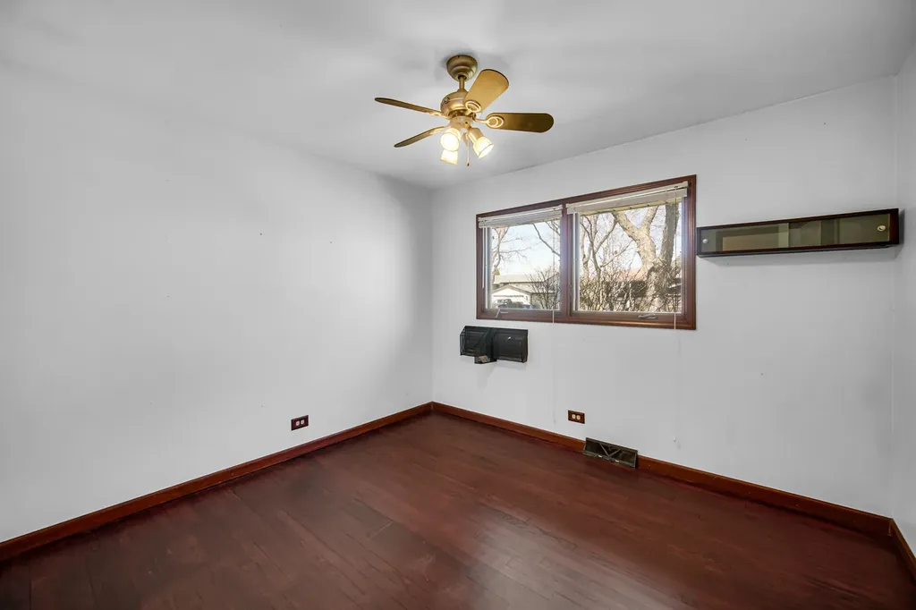 661 West Saint Aubin Drive Addison IL 60101