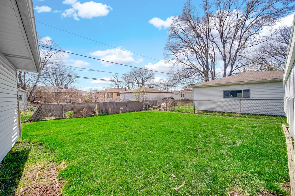 661 West Saint Aubin Drive Addison IL 60101