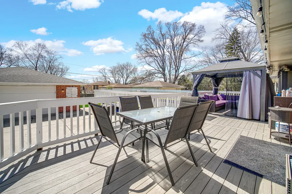 661 West Saint Aubin Drive Addison IL 60101