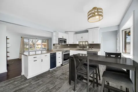 661 West Saint Aubin Drive Addison IL 60101