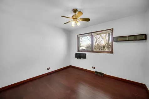 661 West Saint Aubin Drive Addison IL 60101